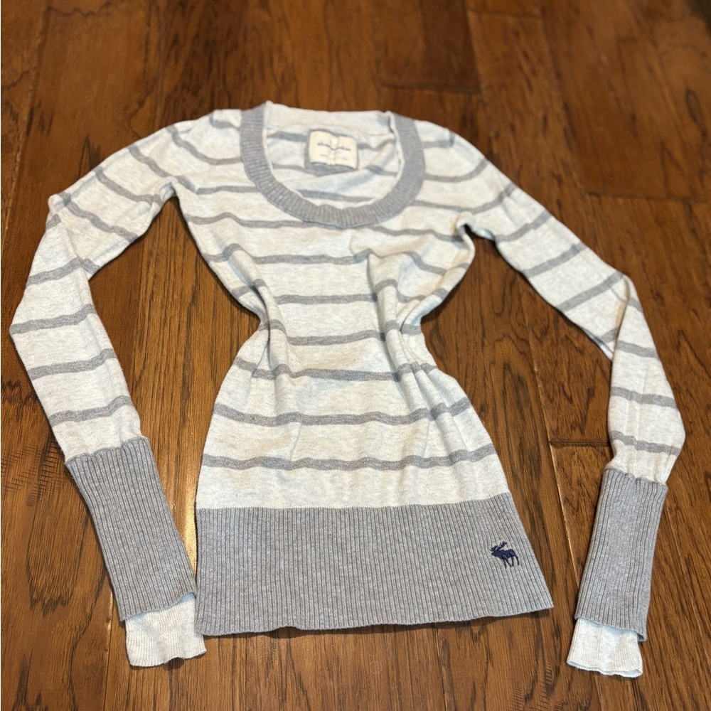Vintage Y2K Abercrombie layered Scoop Neck